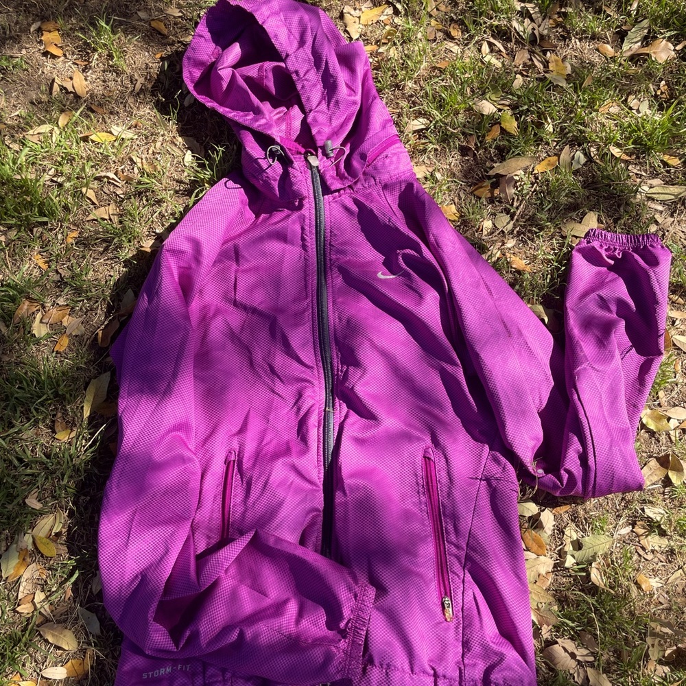 Purple Nike Waterproof Jacket 💦 💜 (SOLD)